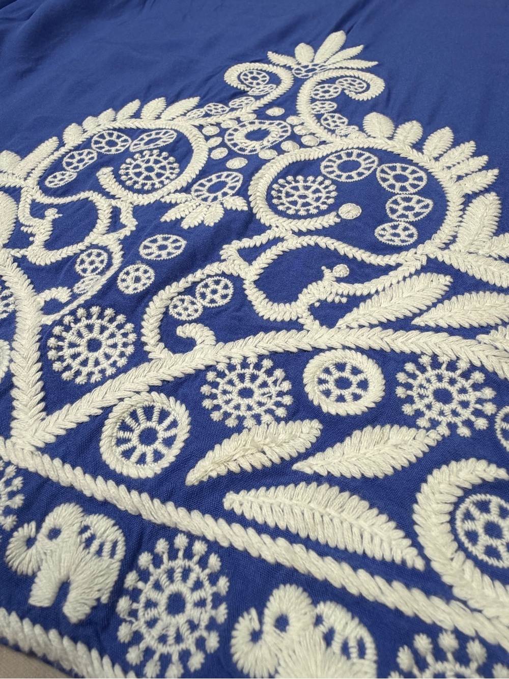 LILLY PULITZER Charlotte blue embroidered split-neck flowy tunic top, size L - Picture 4 of 12